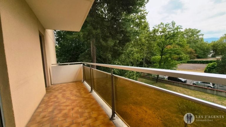 Flat Avenue Jean Perrot in Grenoble