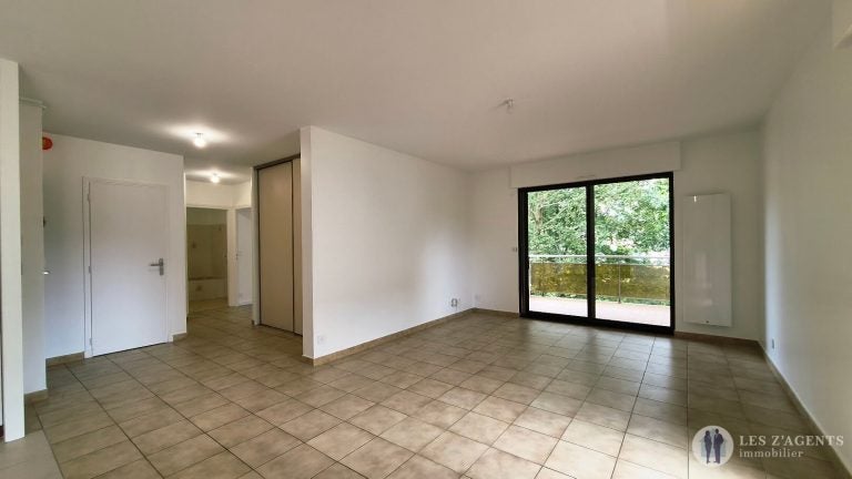 Flat Avenue Jean Perrot in Grenoble