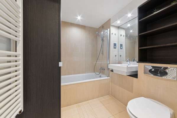 Flat Forge Square in Greater London
