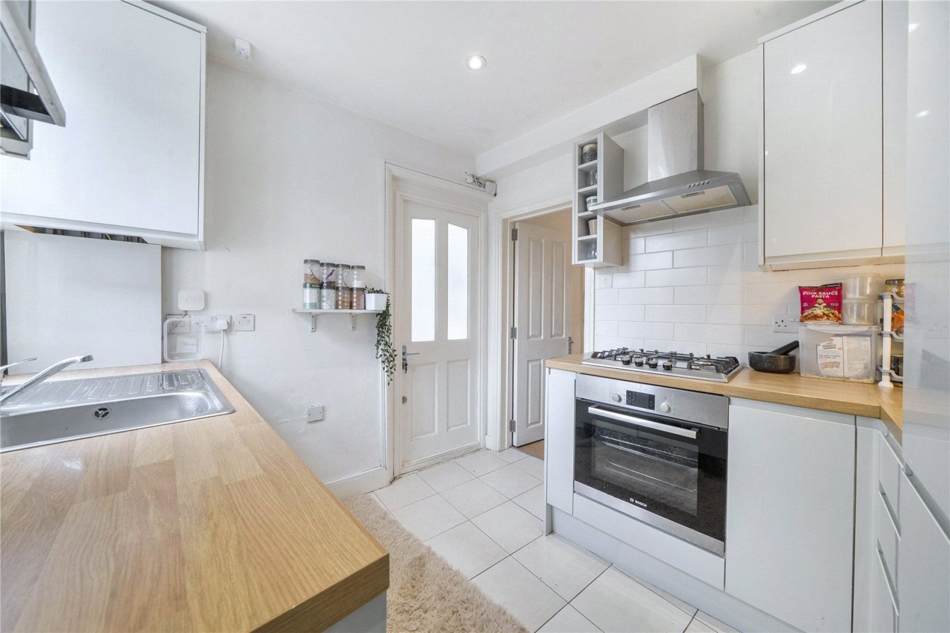 Flat Beaumont Road in Greater London