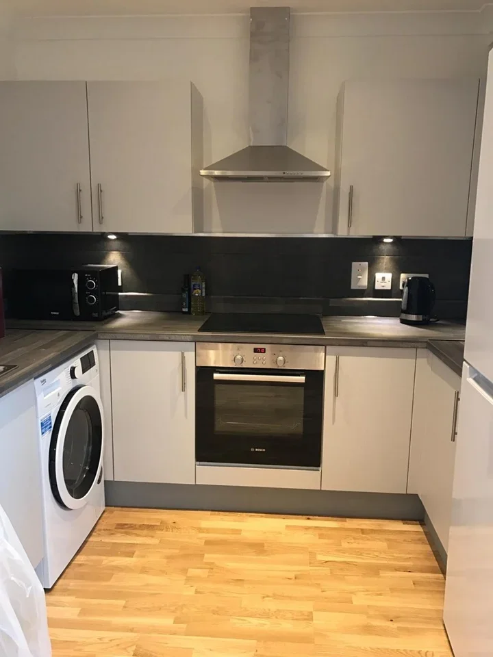 Flat Forsythia Close in Greater London