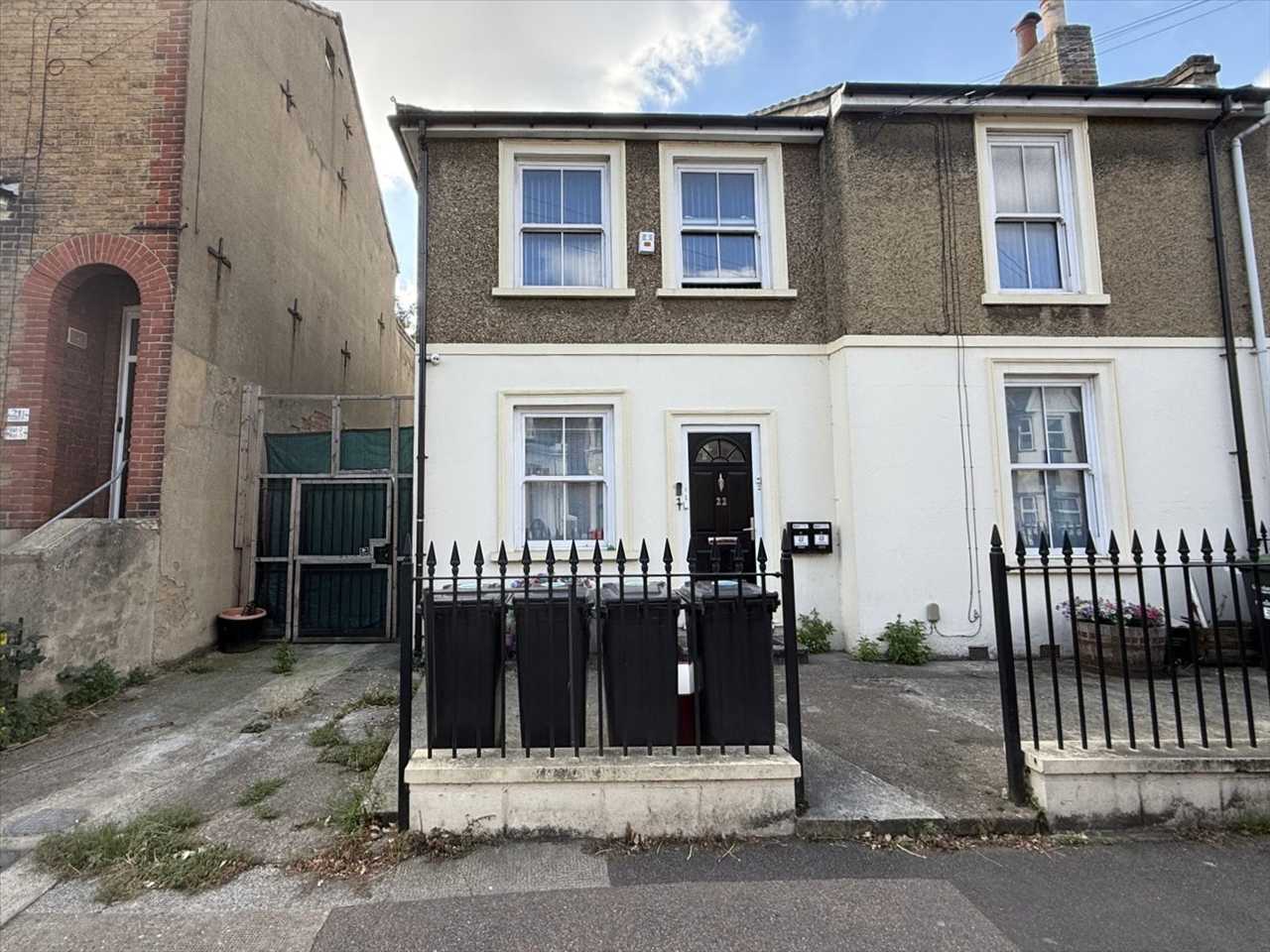 Flat Darnley Street in Gravesham
