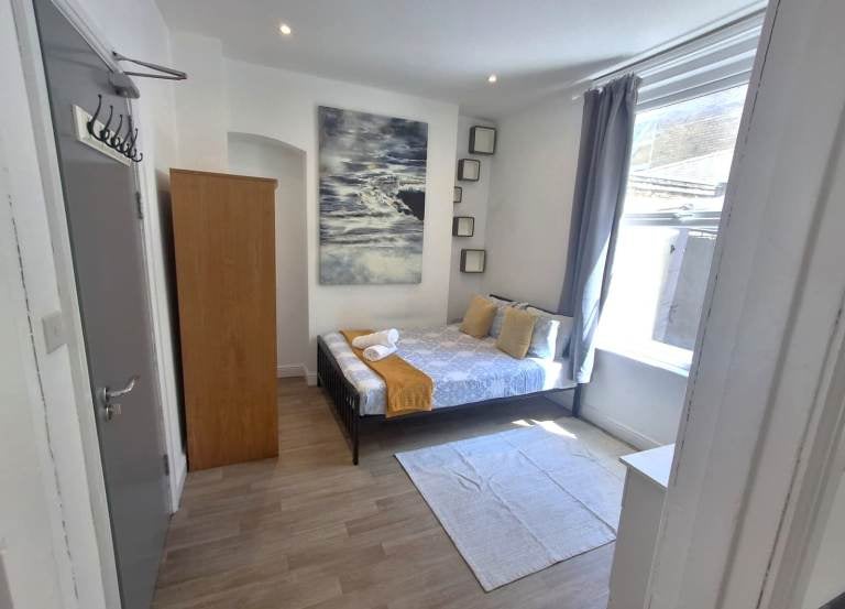 Flat Cumnor Road in Bournemouth