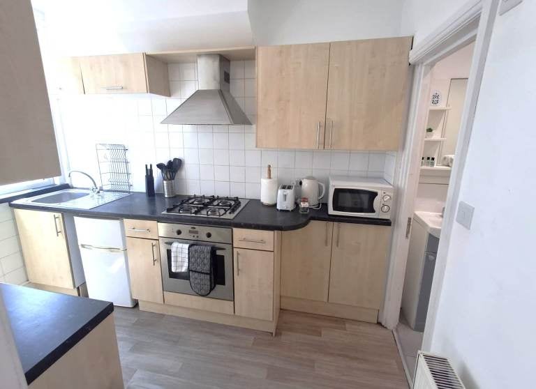 Flat Cumnor Road in Bournemouth