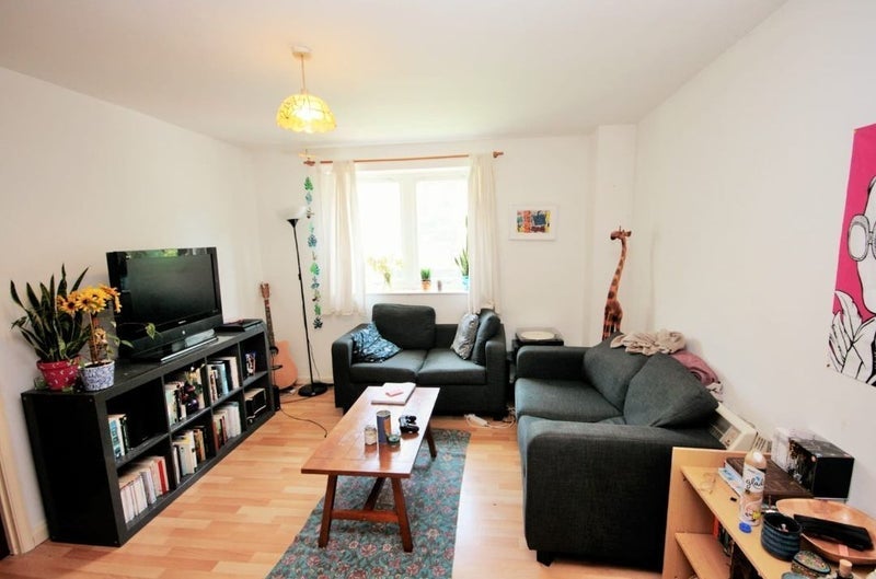 Room Russia Lane in Greater London