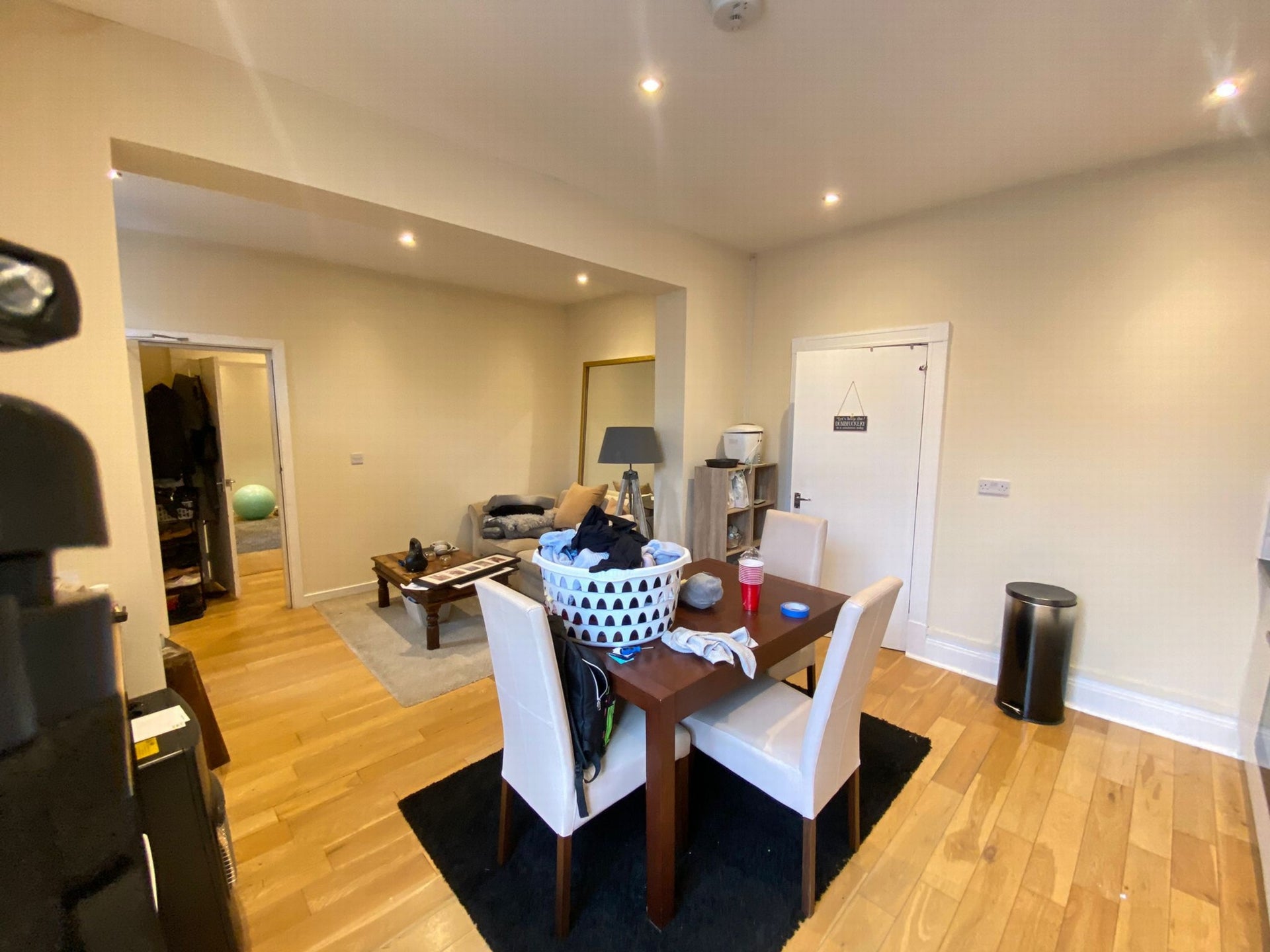 Flat Seaview Road in Wallasey