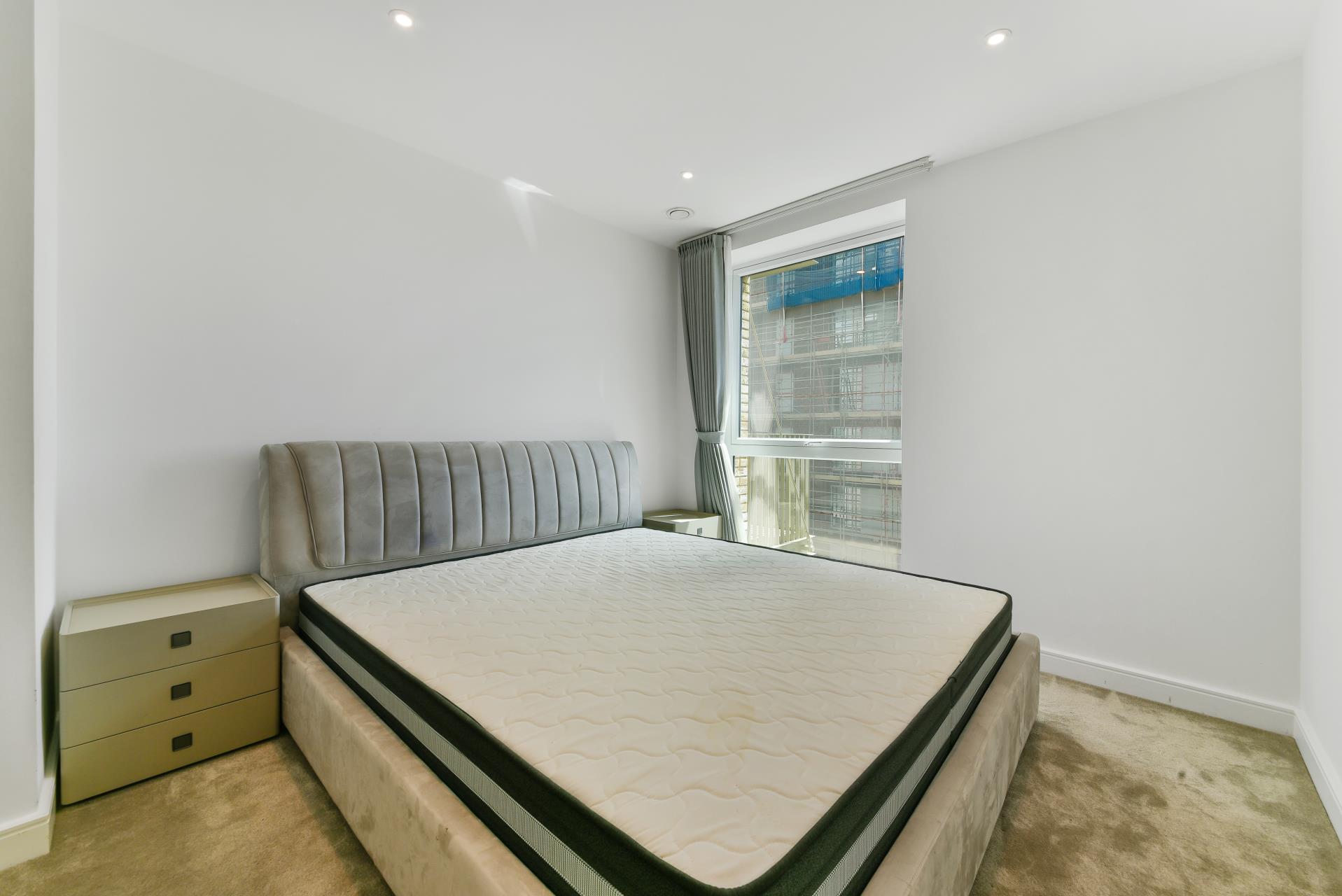 Flat Abbeydale Road in Greater London