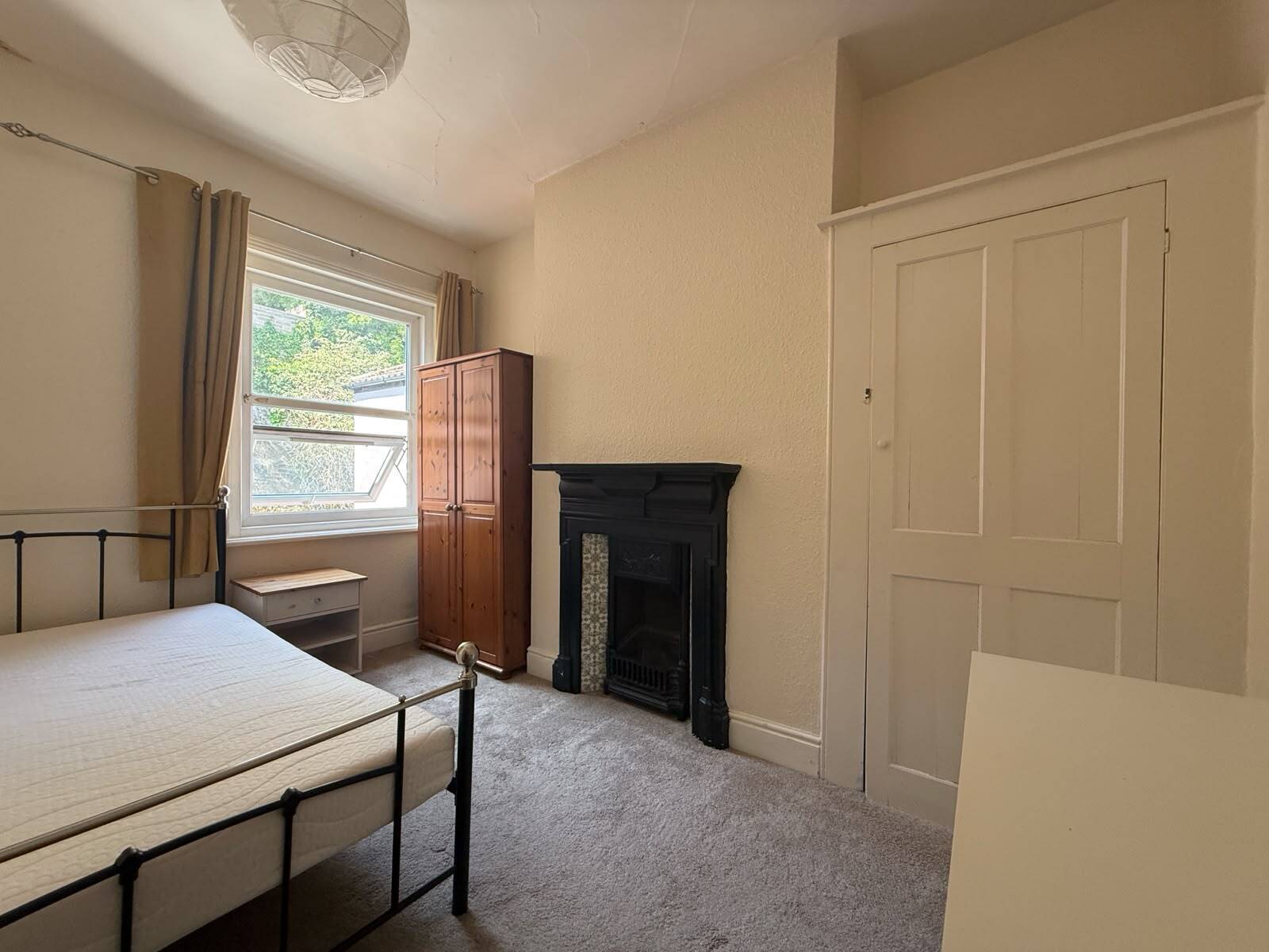 Room Thackeray Road in Southampton