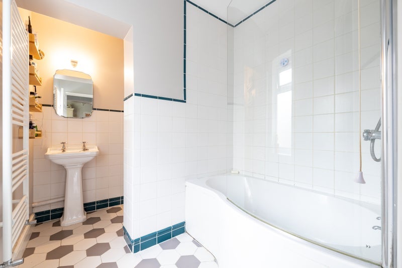 Room Goodall Road in Greater London