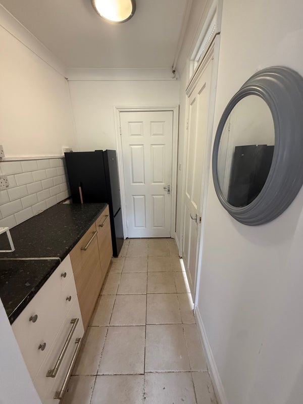 Room Goodall Road in Greater London