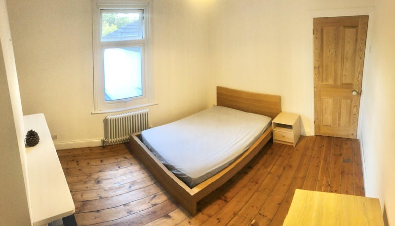 Room Goodall Road in Greater London
