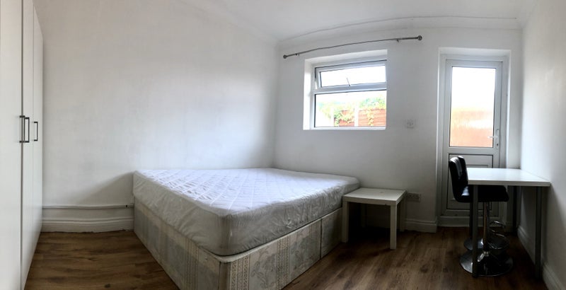 Room Goodall Road in Greater London