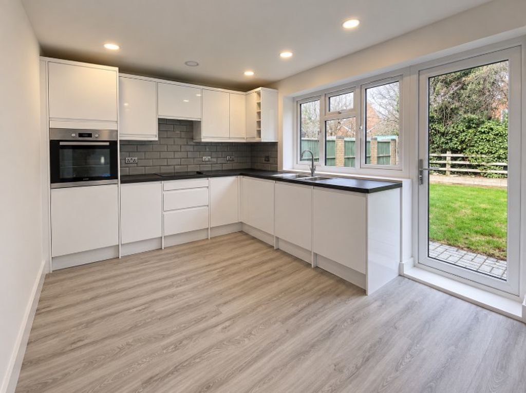 House Warwick Close in Lee-on-the-Solent