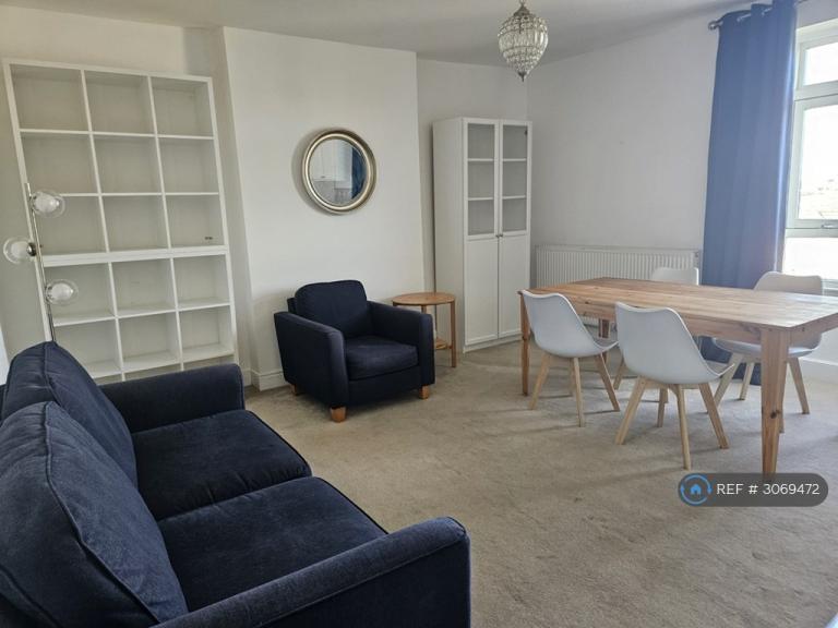Flat Sydenham Hill in Bristol