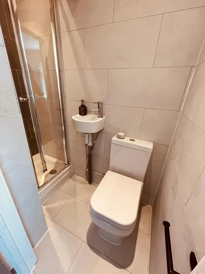 Room Lowestoft Road in Watford
