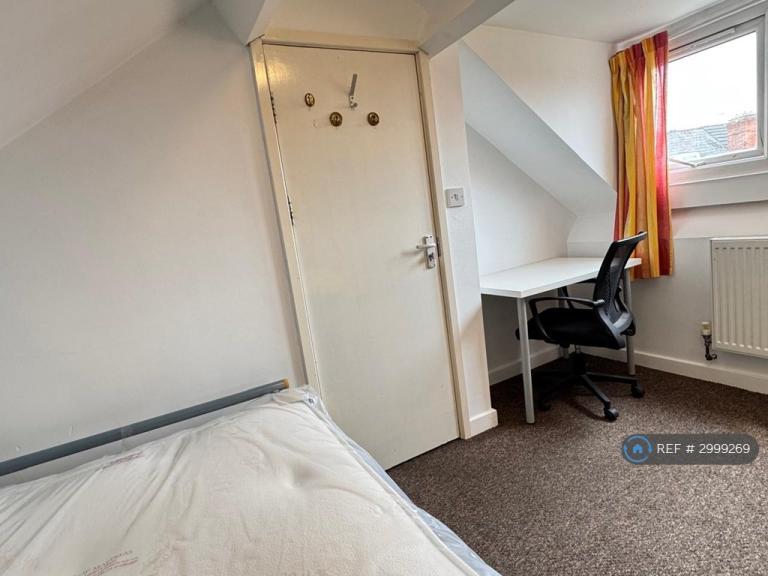 Room Clifton Boulevard in Nottingham
