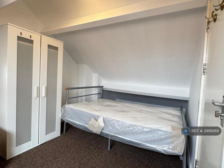 Room Clifton Boulevard in Nottingham