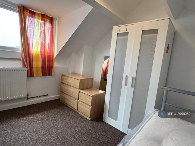 Room Clifton Boulevard in Nottingham