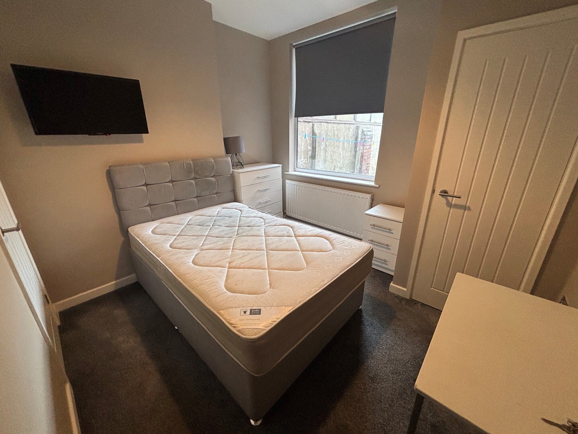Room Breedon Hill Road in Derby