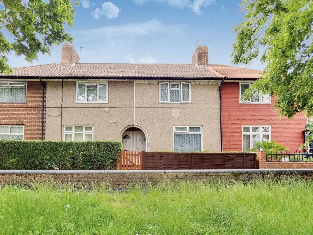 House Roundtable Road in Greater London