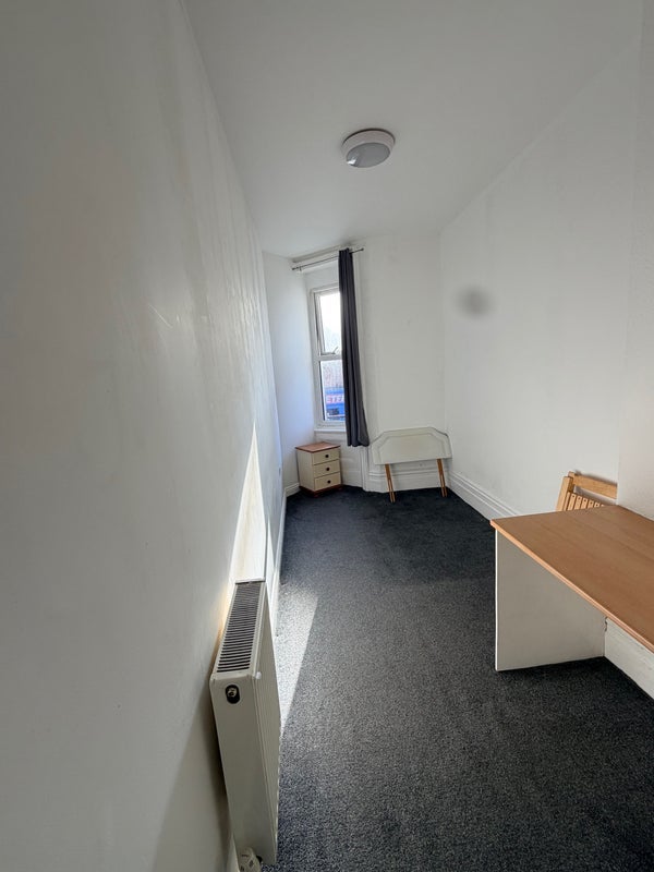 Room Holdenhurst Road in Bournemouth