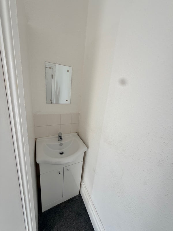 Room Holdenhurst Road in Bournemouth