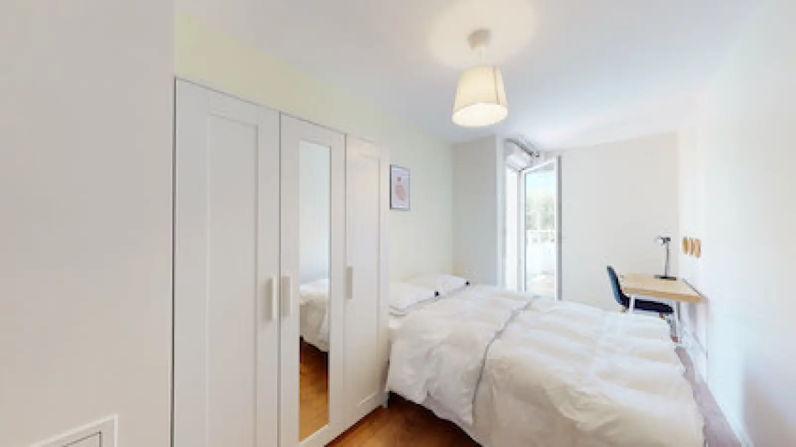 Room A 86 in Rosny-sous-Bois
