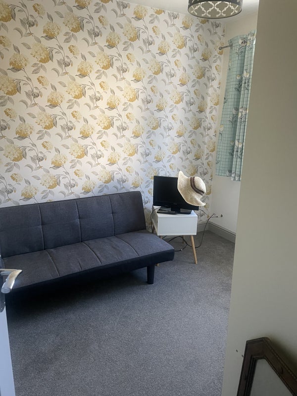 Room Chedington Avenue in Nottingham