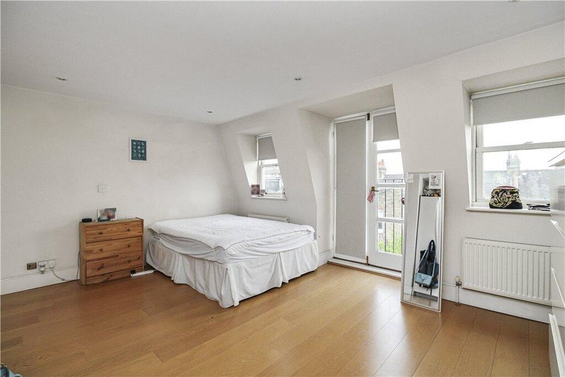 Room Freshford Street in Greater London