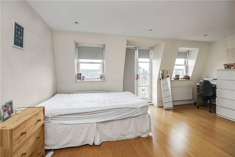 Room Freshford Street in Greater London