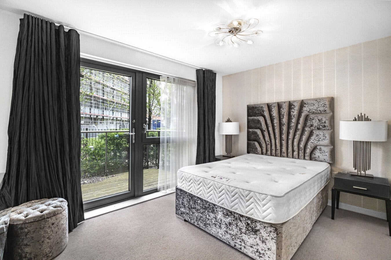 Flat Stebondale Street in Greater London