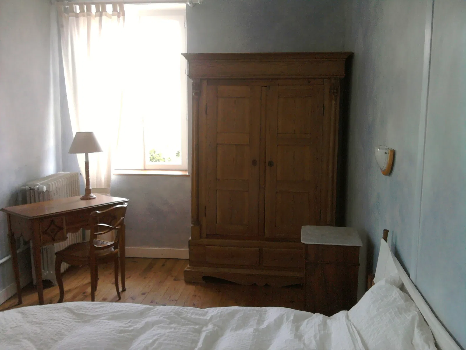 Room Rue de l'Église in Civry-la-Forêt