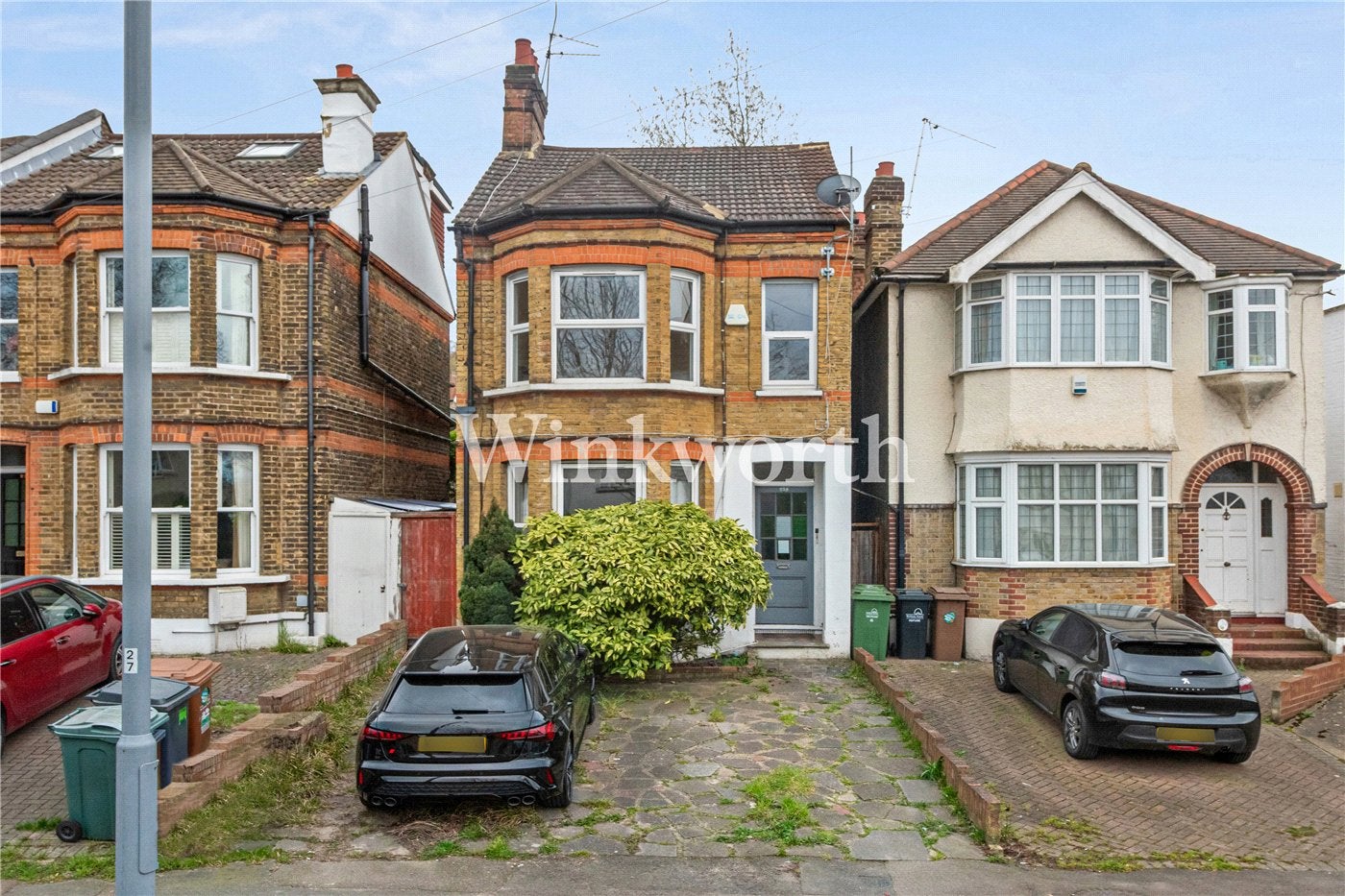 House Hale End Road in Greater London