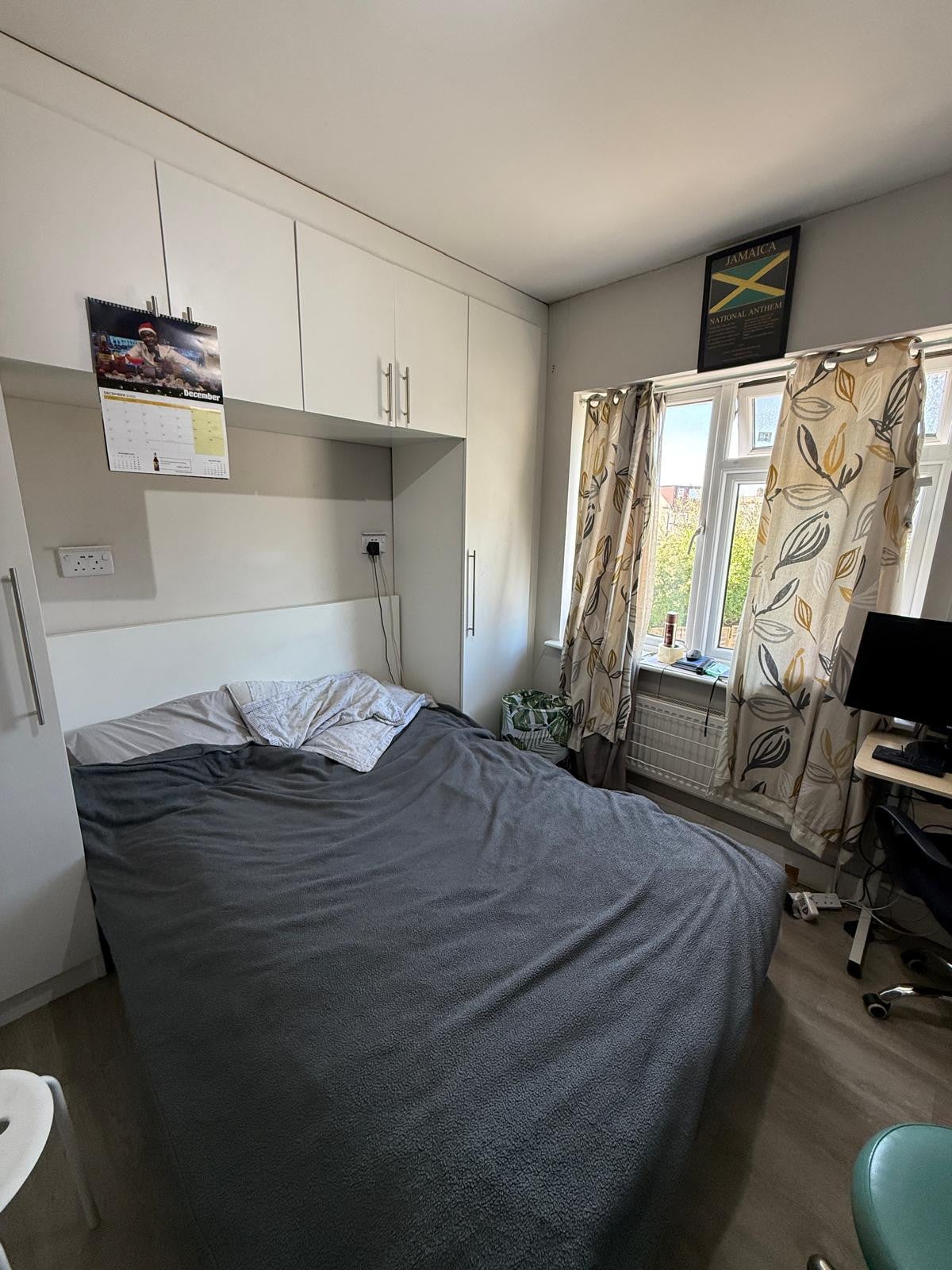 Flat Langley Crescent in London