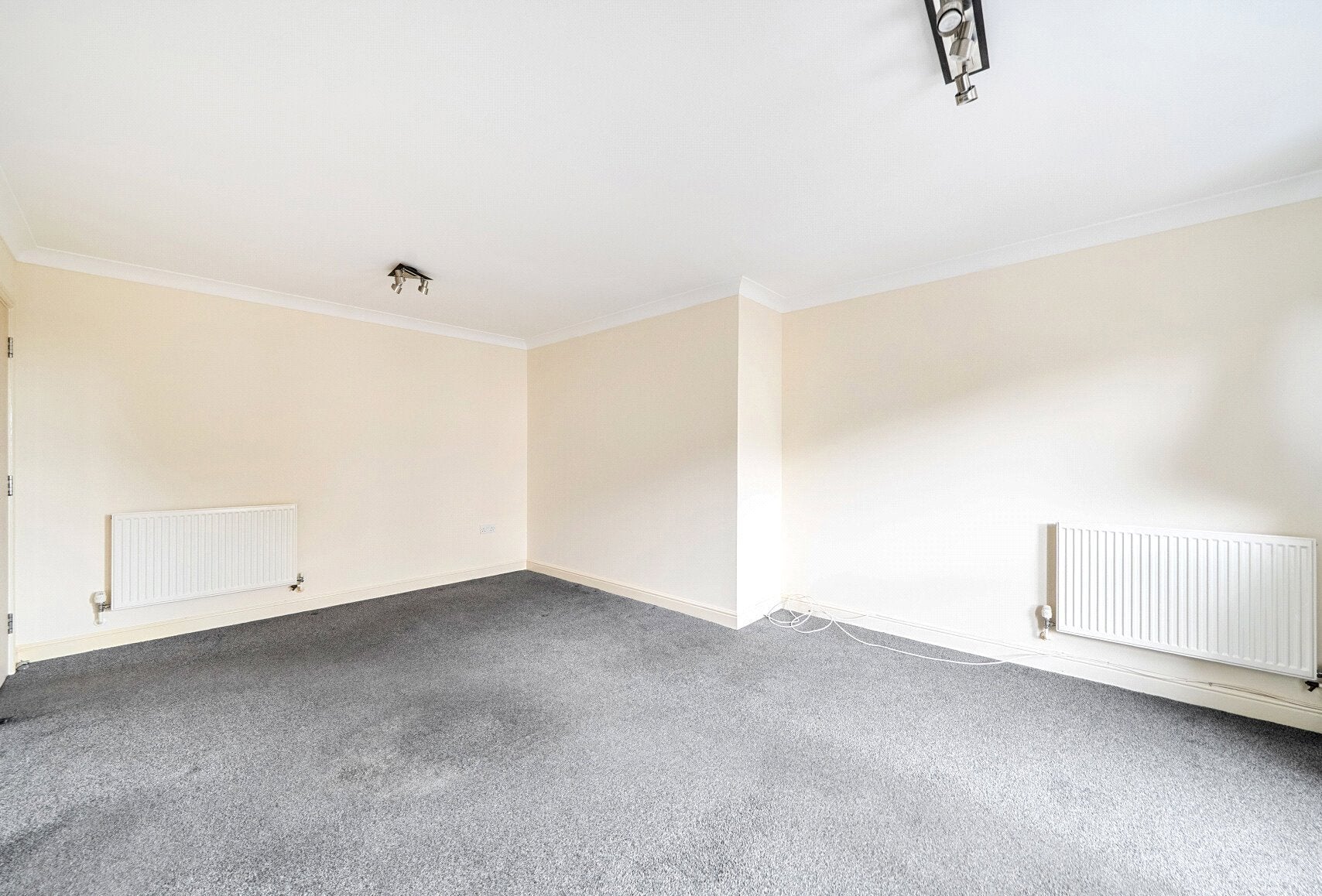 Flat Ross Road in Greater London