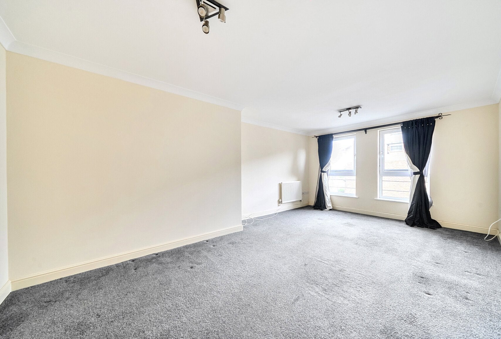 Flat Ross Road in Greater London