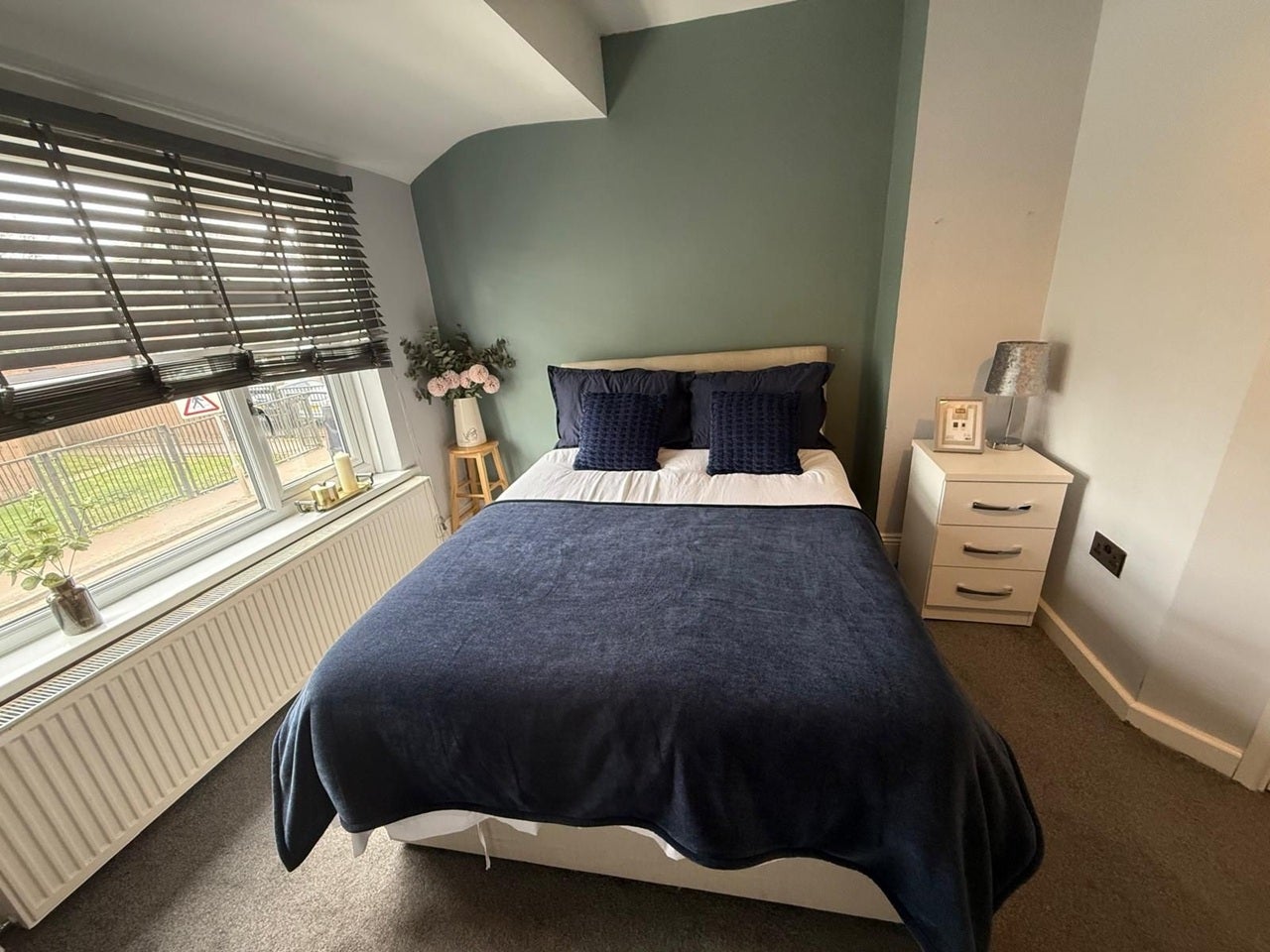 Room Sutton Road in Ashfield