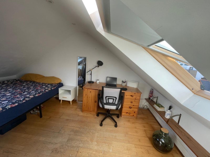 Room Gillespie Road in Greater London
