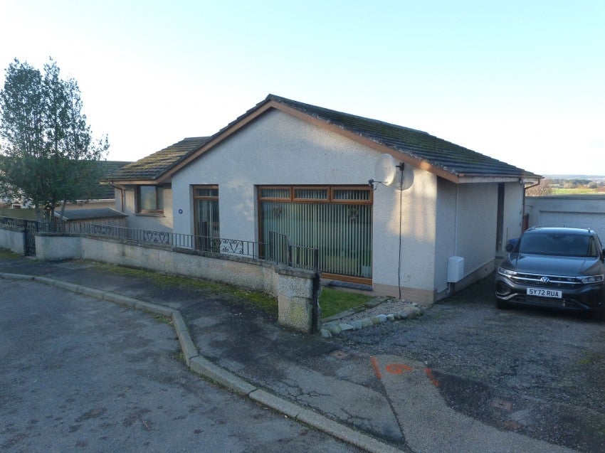 House Kirkhill Drive in Lhanbryde