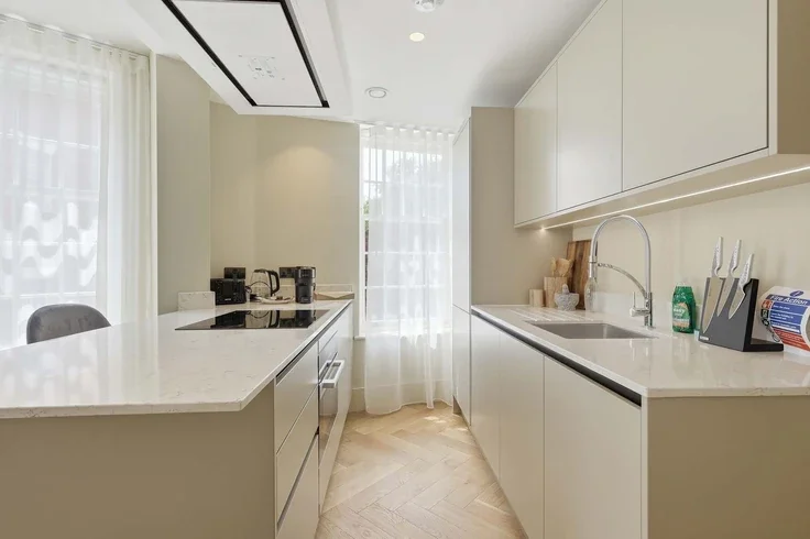 Flat Cheyne Walk in Greater London