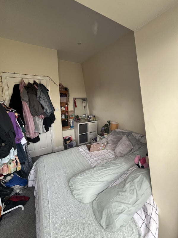 Room Merton Road in Greater London