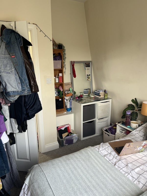 Room Merton Road in Greater London