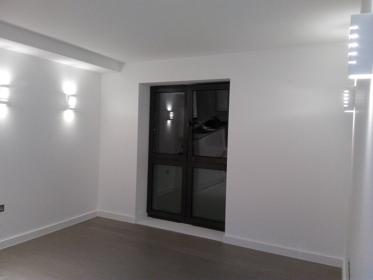 Flat Lincoln Road in Mole Valley