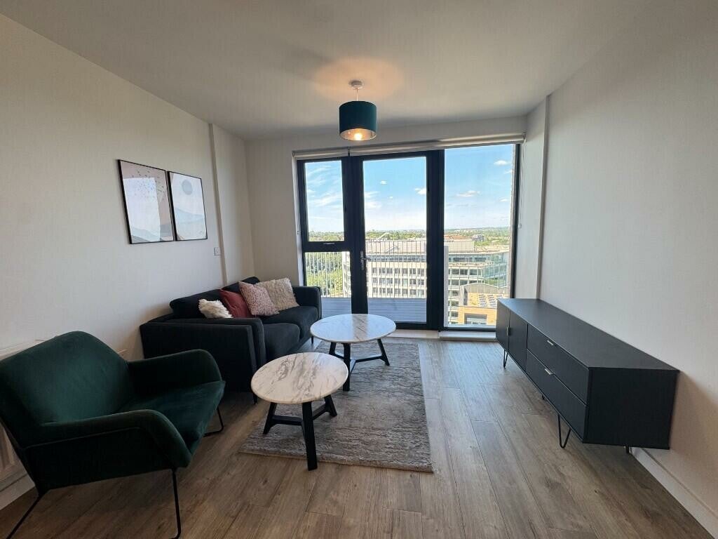 Flat Carlyon Road in London