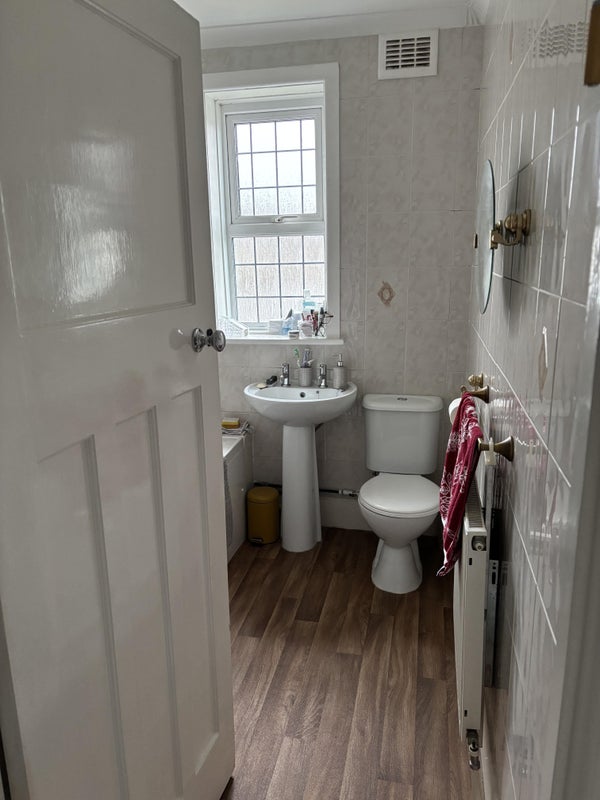 Room Arden Road in Bournemouth