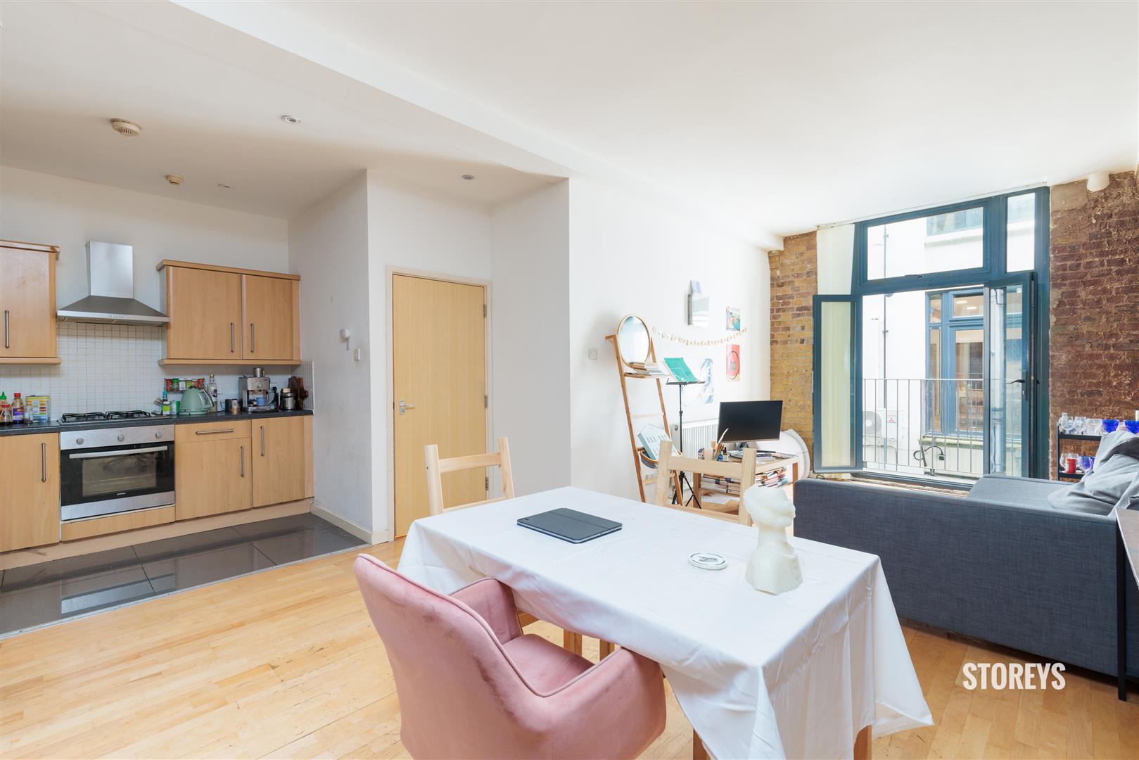 Flat Phipp Street in London