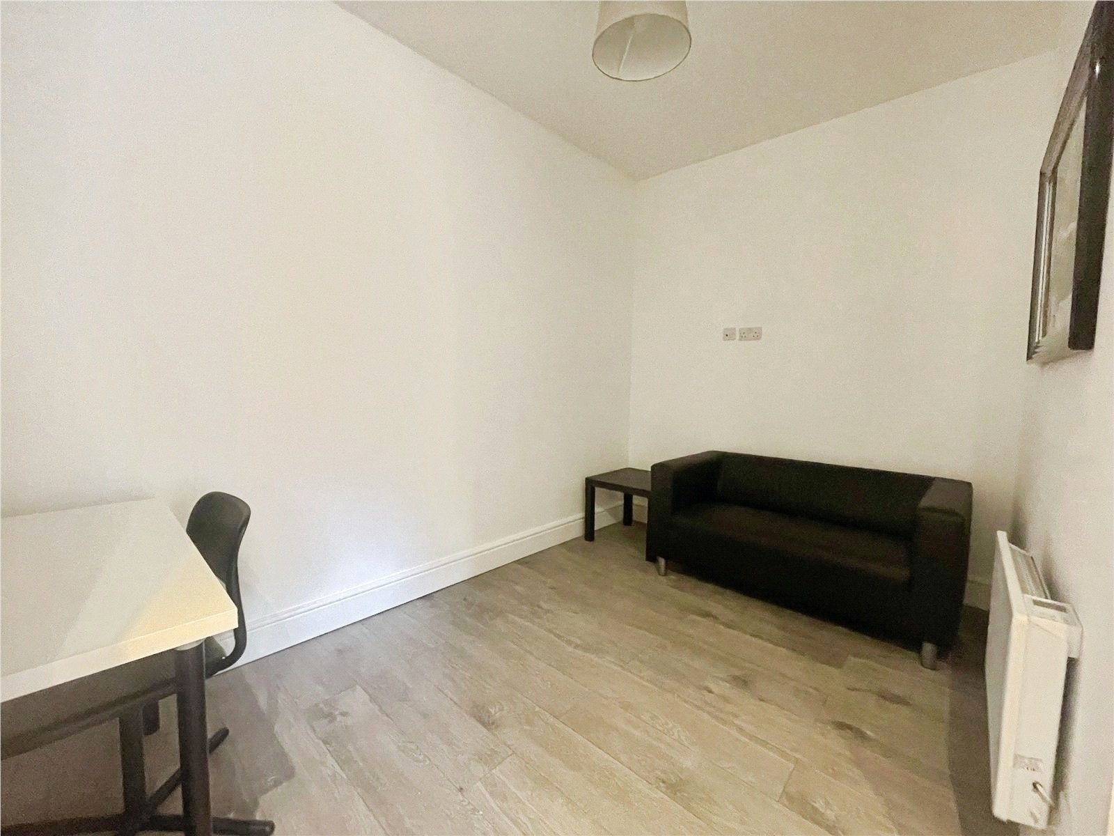 Room High Street in Borough of Runnymede