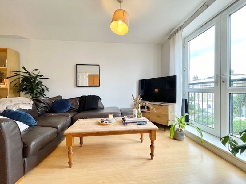 Flat Queensbridge Road in Greater London