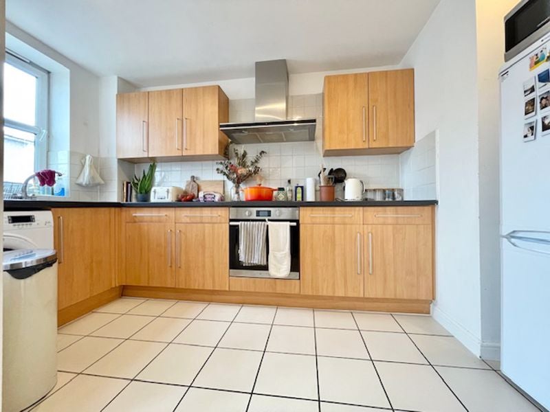 Flat Queensbridge Road in Greater London