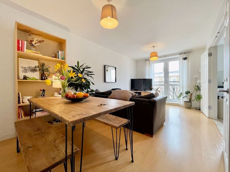Flat Queensbridge Road in Greater London